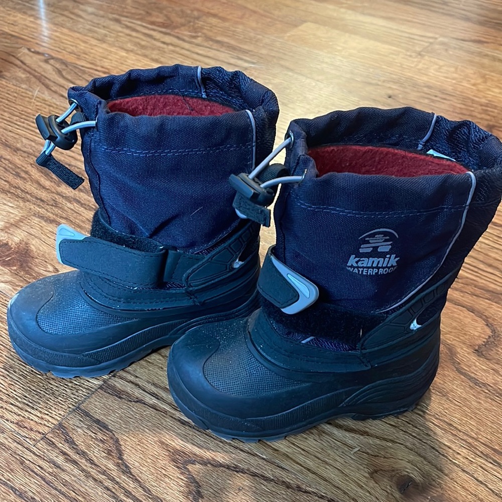 Kamik snow boots little kid size 9